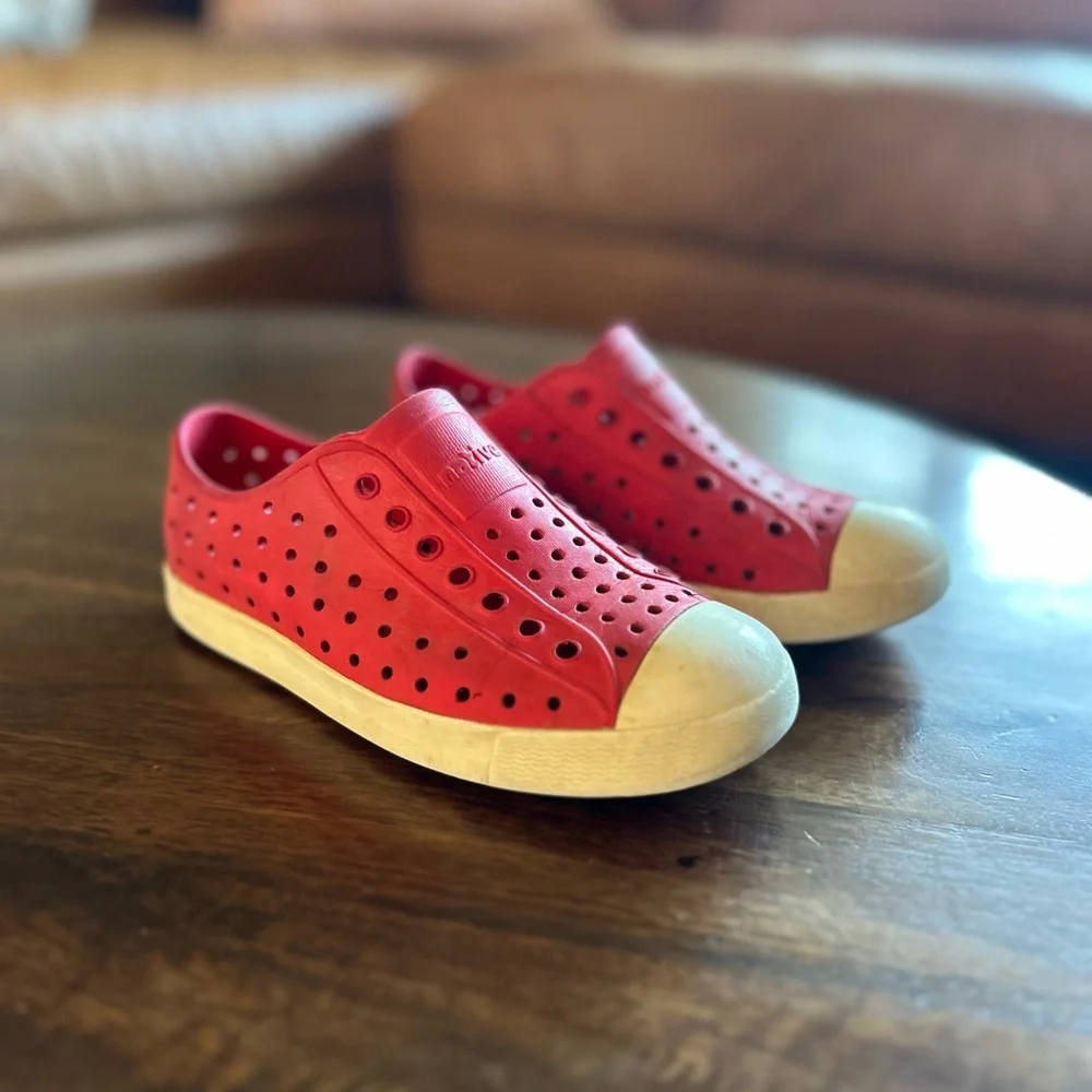 Native Kids Red Water Shoes Size 3 Slip On Summer